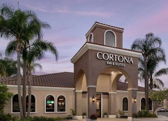 Cortona Inn and Suites Anaheim Resort 1