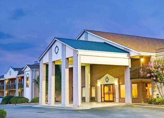 Days Inn by Wyndham Mooresville Lake Norman 1