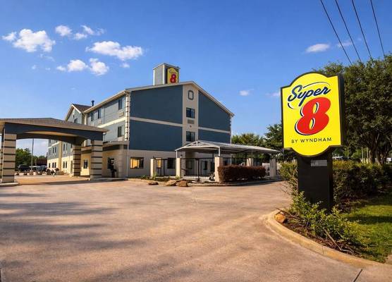 Super 8 by Wyndham Pasadena 1