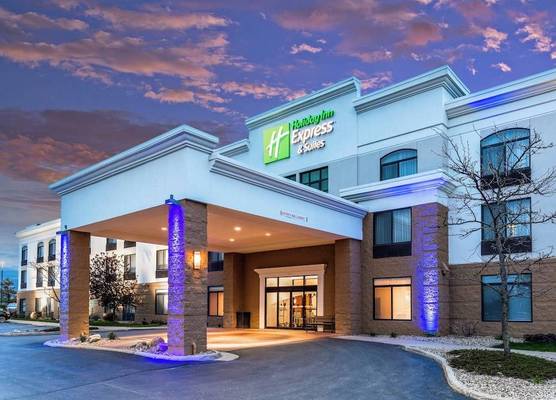 Holiday Inn Express & Suites CEDAR FALLS - WATERLOO by IHG 1