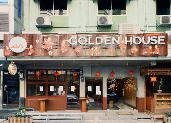 Golden House BTS Chidlom Bangkok 1