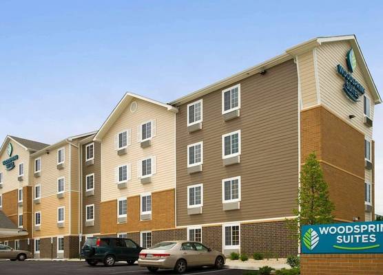 WoodSpring Suites Chicago Romeoville 1