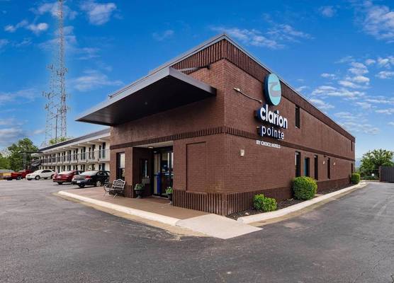 Clarion Pointe Winston - Salem Downtown 1
