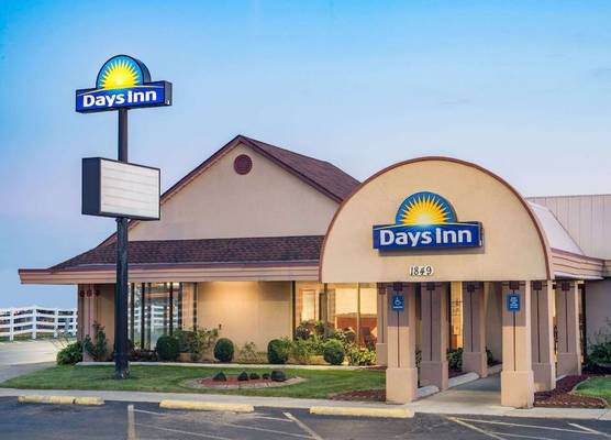 Days Inn by Wyndham Grove City Columbus South 1