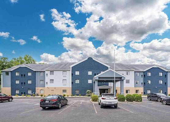 Country Inn & Suites by Radisson, Pickerington, OH 1