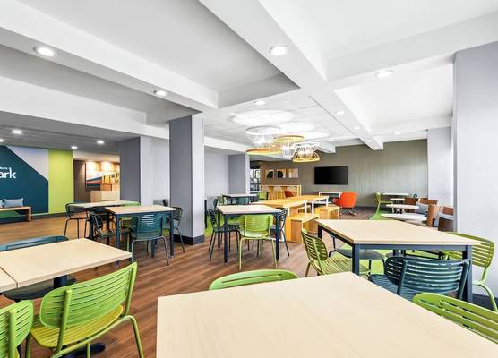 Spark by Hilton Bardstown 1