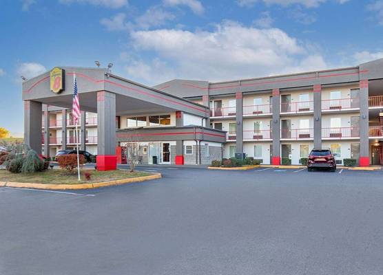 Super 8 by Wyndham Kingsport 1