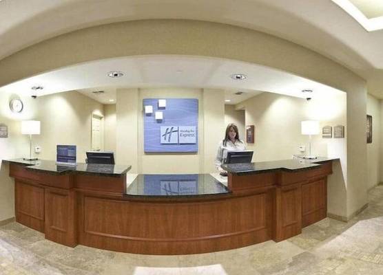 Holiday Inn Express & Suites PORTERVILLE by IHG 1