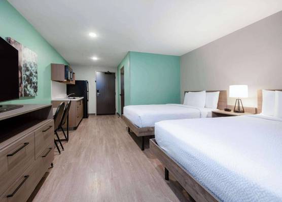 ECHO Suites Extended Stay by Wyndham Indianapolis AmeriPlex 1