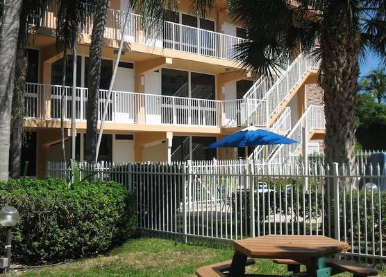 Canada House Pompano Beach 1