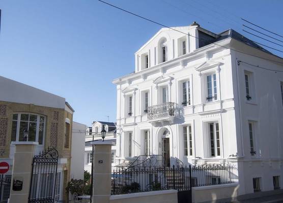 Hotel de Charme La Bonne Adresse - Logis hotels 1
