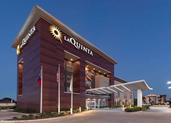 La Quinta Inn & Suites by Wyndham Texas City I 45 Galveston Area 1
