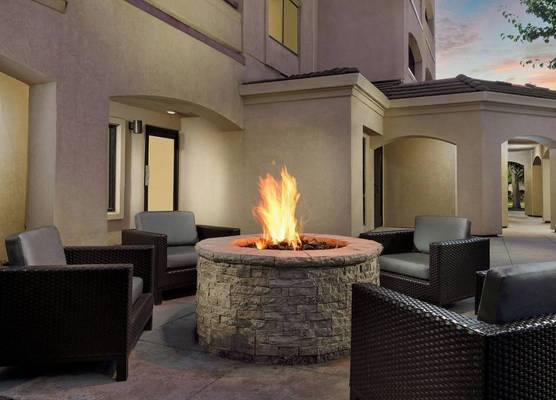 Courtyard By Marriott Salinas Monterey 1