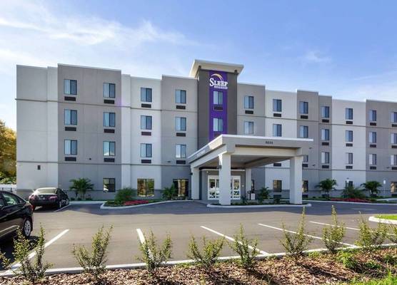 Sleep Inn & Suites Tampa South 1