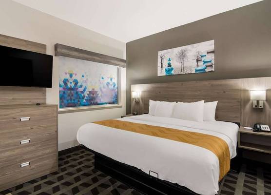Quality Inn & Suites Waco North 1