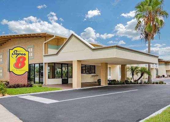 Super 8 by Wyndham Melbourne 1