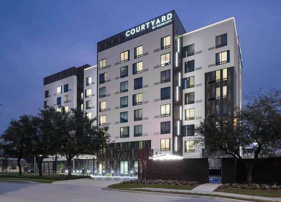 Courtyard by Marriott Houston Heights/I-10 1