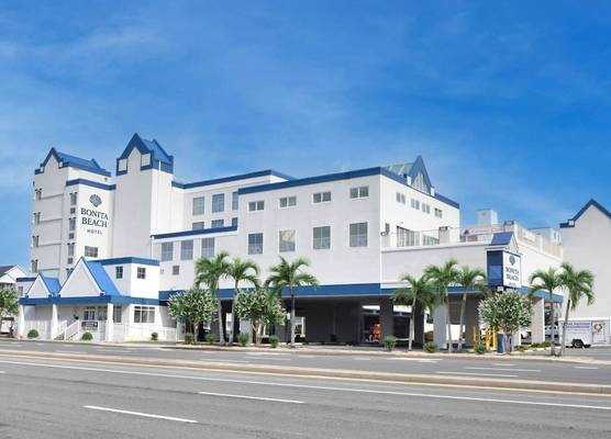 Bonita Beach Hotel 1