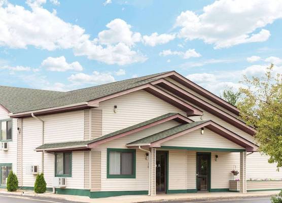 Super 8 by Wyndham Twinsburg/Cleveland Area 1