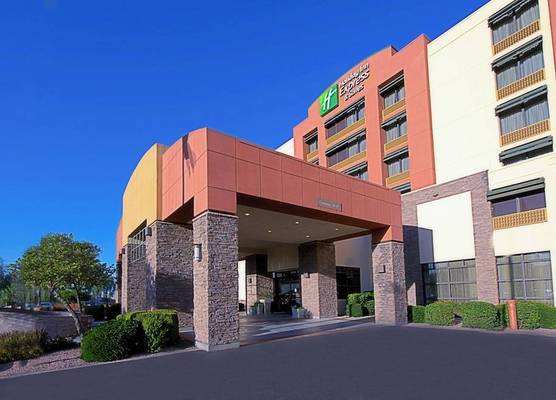 Holiday Inn Express & Suites TEMPE by IHG 1