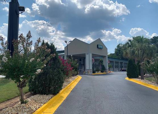 Quality Inn & Suites Macon North 1