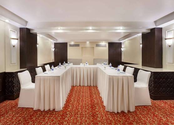 La Place Sarovar Portico 1