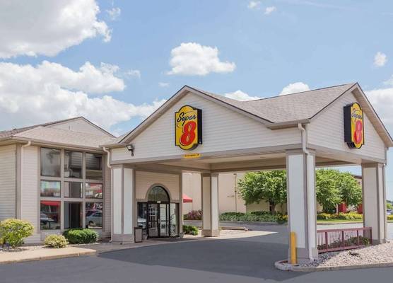 Super 8 by Wyndham Appleton 1