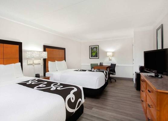 Baymont by Wyndham Fort Myers Central 1