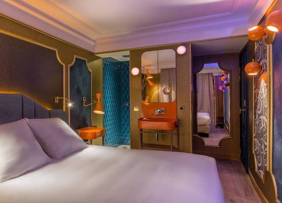 Idol Hotel 1