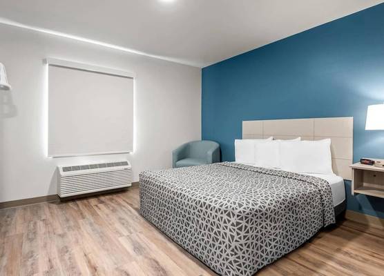 WoodSpring Suites Lancaster North 1