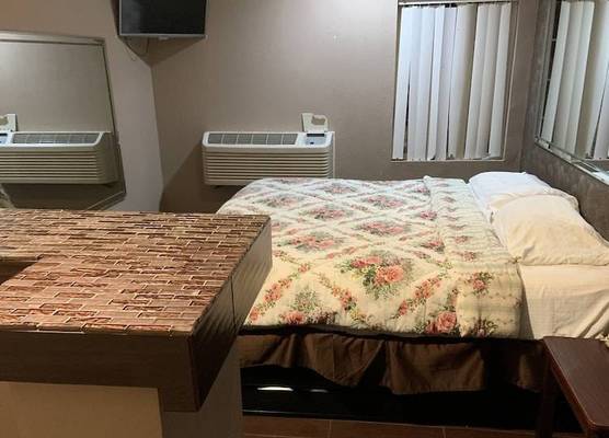 Royal Relax Inn 1