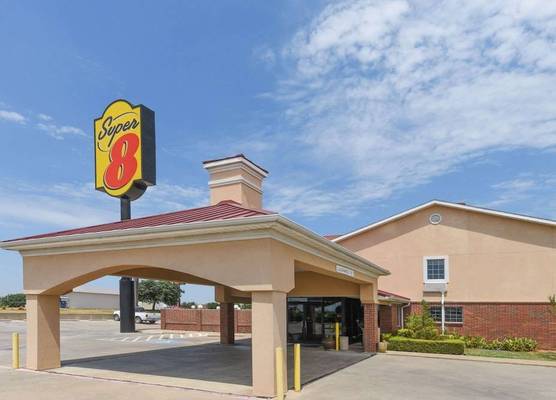 Super 8 by Wyndham Burleson Fort Worth Area 1