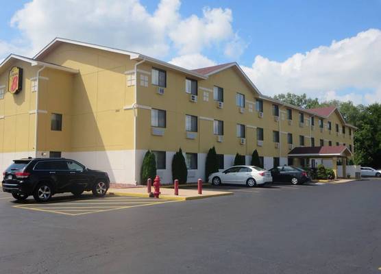 Super 8 by Wyndham Mundelein/Libertyville Area 1