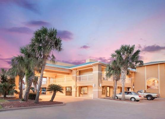 Super 8 by Wyndham Corpus Christi 1