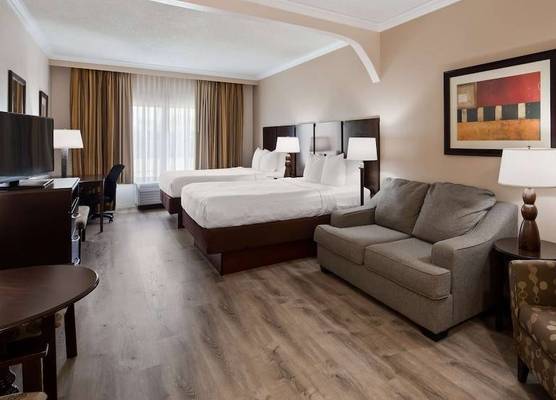 Best Western Plus Ambassador Suites 1