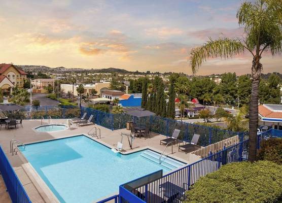 Fairfield Inn by Marriott Santa Clarita Valencia 1