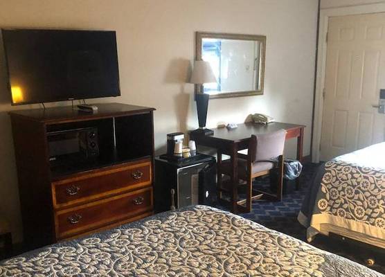 Aderi Hotel Lewisburg 1