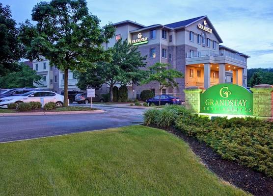 GrandStay Hotel & Suites La Crosse 1