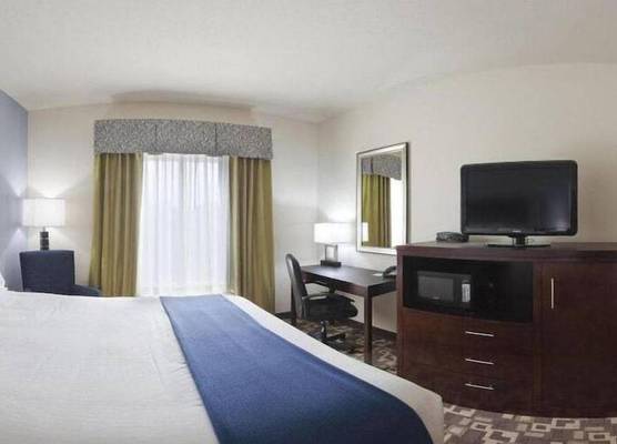 Holiday Inn Express & Suites ATLANTA ARPT WEST - CAMP CREEK by IHG 1