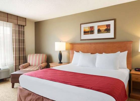 Country Inn & Suites by Radisson, Davenport - Quad Cities 1