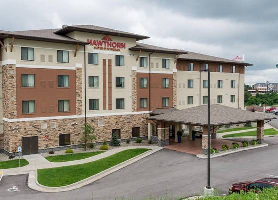 Hawthorn Suites by Wyndham Wheeling at The Highlands 1