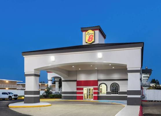 Super 8 by Wyndham Baton Rouge/I-10 1
