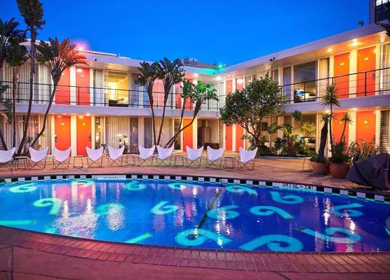 Phoenix Hotel 1