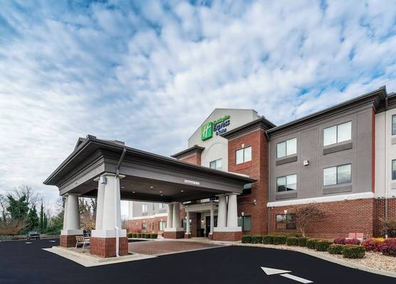 Holiday Inn Express & Suites ROCKY MOUNT/SMITH MTN LAKE by IHG 1