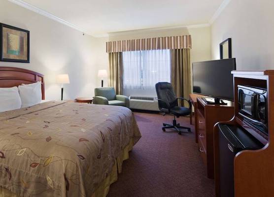 Best Western Cleveland Inn & Suites 1