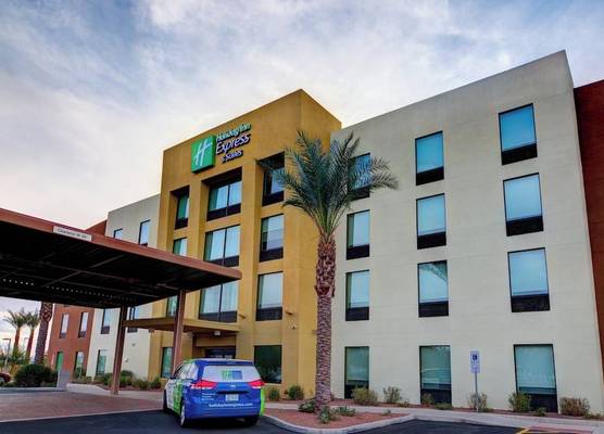 Holiday Inn Express & Suites PHOENIX NORTH - SCOTTSDALE by IHG 1