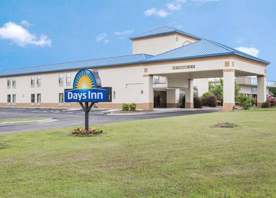 Days Inn by Wyndham Selma 1