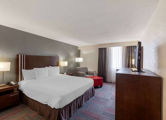 Best Western Plus Toronto Airport Hotel 1