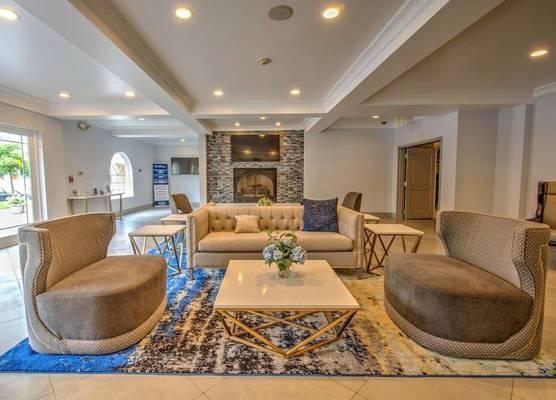 Best Western Plus Media Center Inn & Suites 1