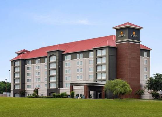 La Quinta by Wyndham Arlington North 6 Flags Dr 1
